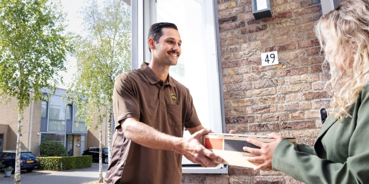 UPS amplía su servicio estándar de entregas a domicilio a los sábados