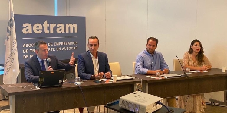 Anetra se reúne y presenta la plataforma digital colaborativa Freebus