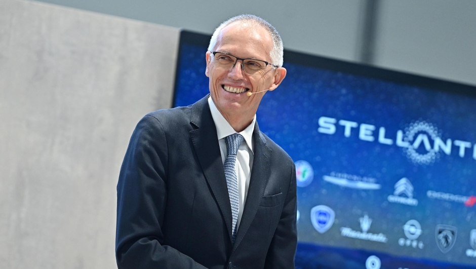 Stellantis reestructura su equipo directivo para mejorar la competitividad