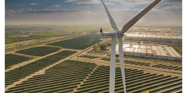 El nuevo aerogenerador en Figueruelas evitará 14.800 toneladas de CO₂ al año