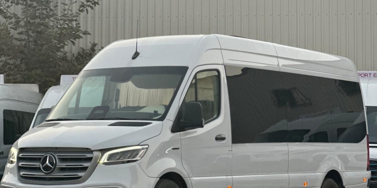 Aveuro: Minibús Eléctrico con 530 km de autonomía y 3 PMR