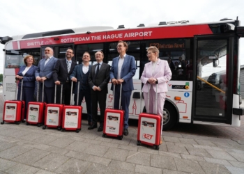 Rotterdam pone en marcha el primer servicio autónomo de bus de aeropuerto