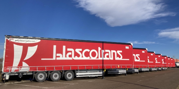 Blascotrans se refuerza con 35 semirremolques de Schmitz Cargobull