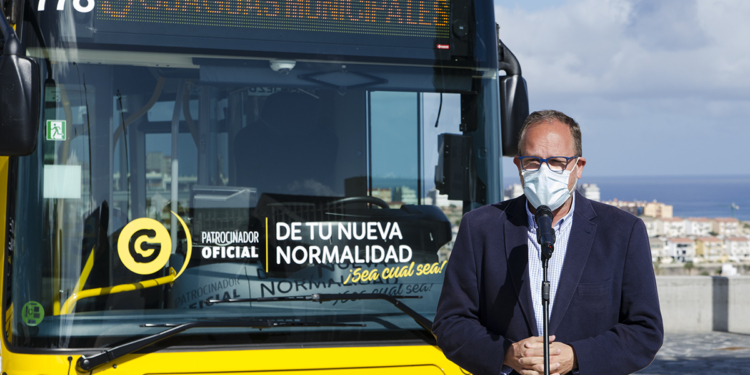 Guaguas añade ocho vehículos Iveco, de 10 metros