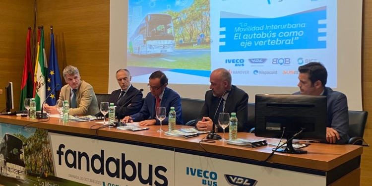 Fandabus reclama en su asamblea cambios para el transporte público de Andalucía