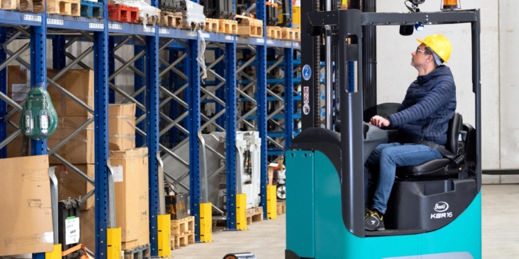 Baoli destaca la eficiencia de su nueva carretilla retráctil KBR 14-20