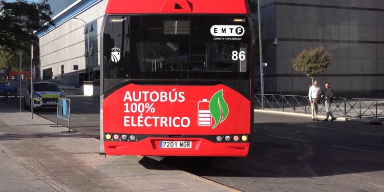 Fuenlabrada presenta cuatro autobuses eléctricos para su servicio regular