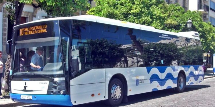 Jerez licitará el renting de 25 autobuses para renovar la flota
