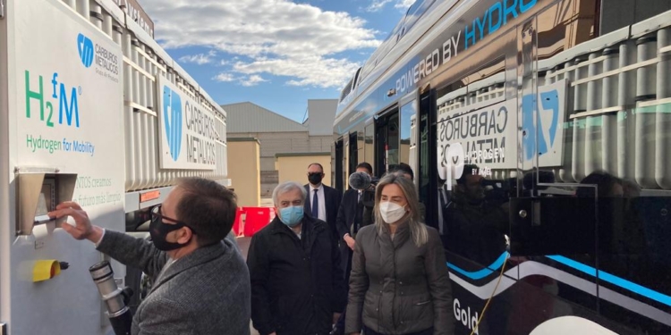 La ‘Ruta del hidrógeno’ llega a Toledo para repostar un autobús urbano