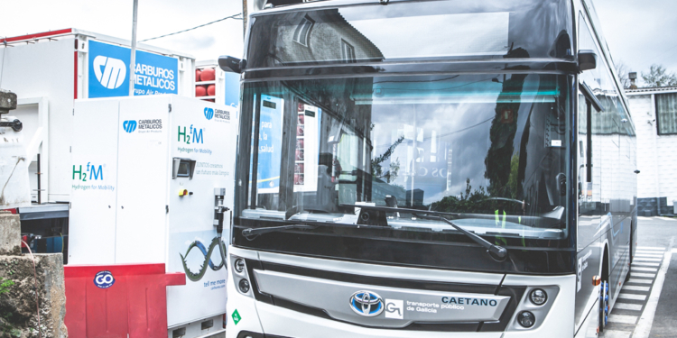 Carburos Metálicos colabora en la prueba del primer autobús de hidrógeno de Galicia