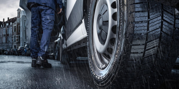 Continental lanza el nuevo VanContact A/S Ultra para las furgonetas de reparto