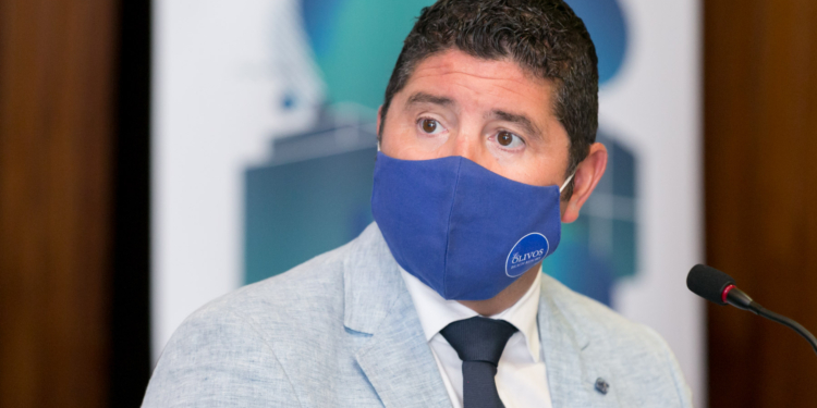 El CEST llama a la acción a las instituciones para reanimar el puerto de Los Cristianos