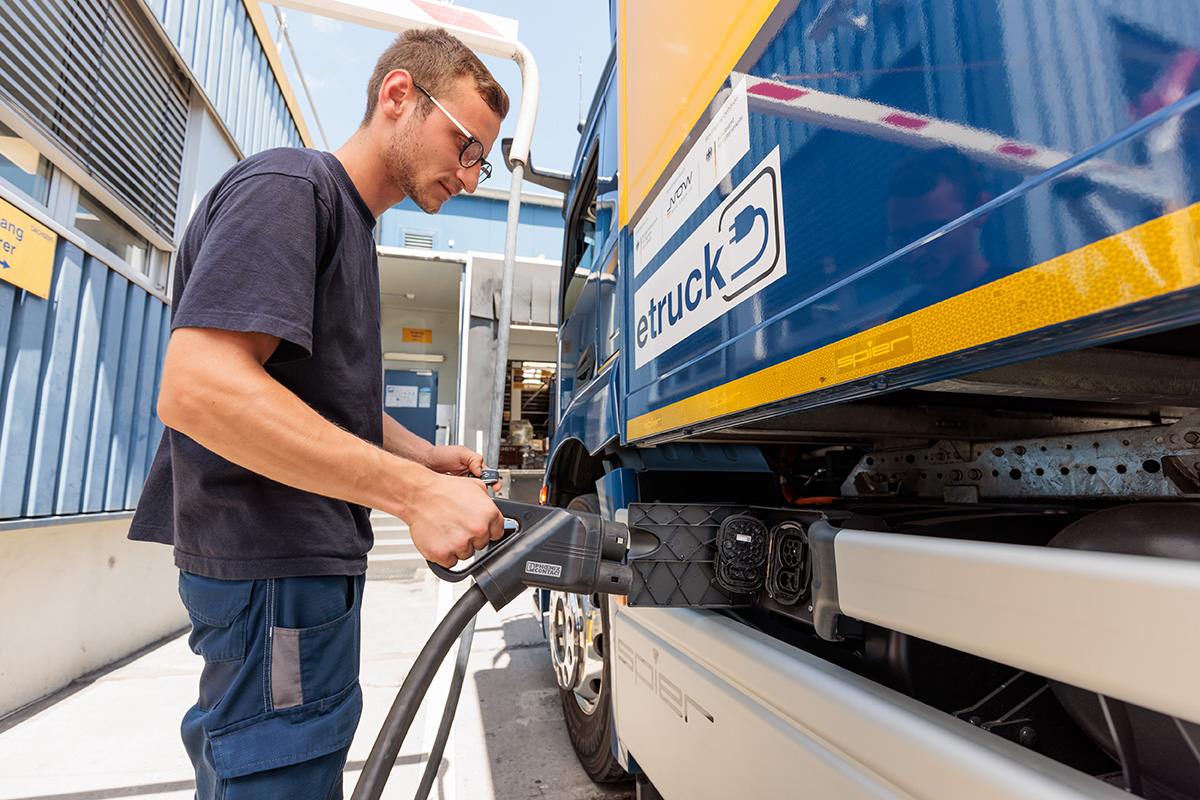 Dachser convertirá tres de sus delegaciones en centros e-movilidad