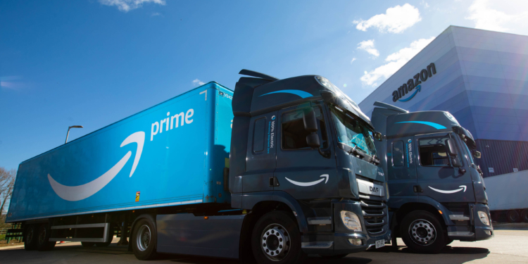DAF Trucks entrega cinco camiones eléctricos a Amazon Reino Unido