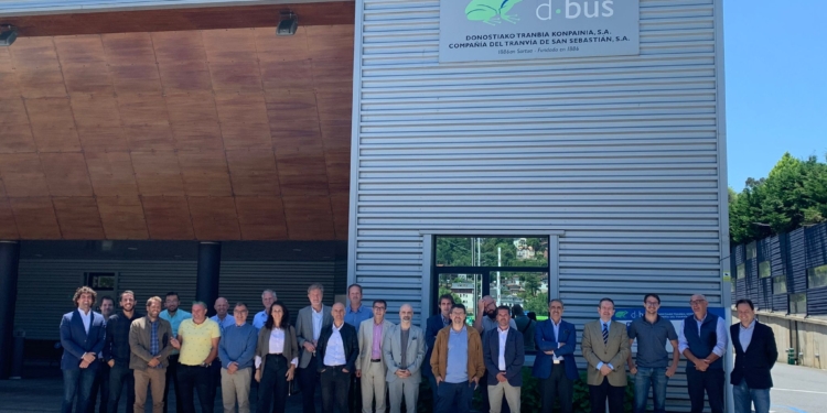 Dbus reúne en San Sebastián a diferentes operadores de transporte