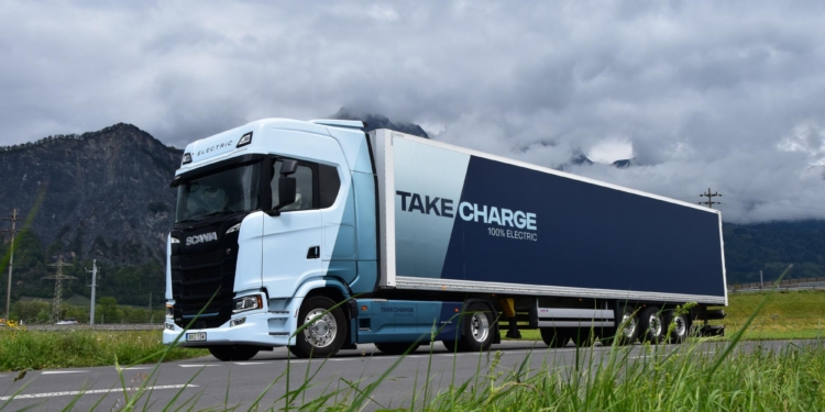 Scania presenta dos de sus modelos a la prueba de conducción de Transpotec