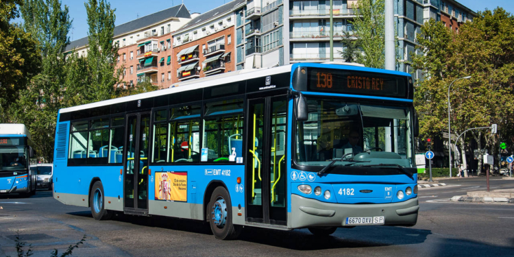 Los autobuses de Málaga reanudan sus servicios tras las fuertes lluvias