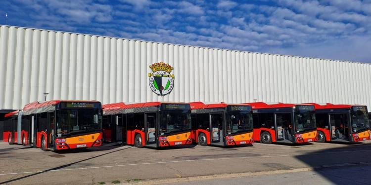El Ayuntamiento de Burgos incorpora a su flota cinco nuevos autobuses urbanos