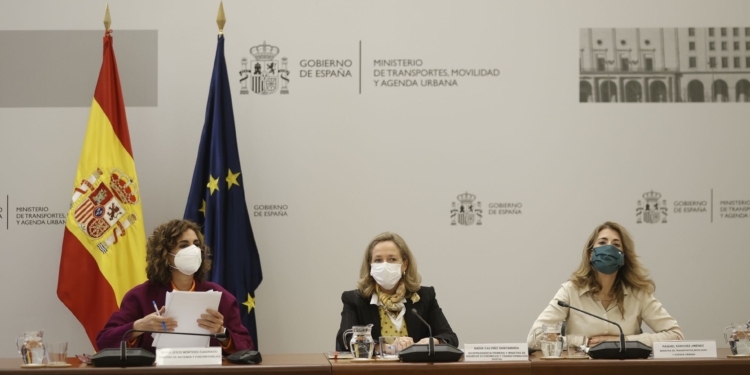 El Gobierno prepara más de 1.000 millones de euros para compensar al Sector del Transporte