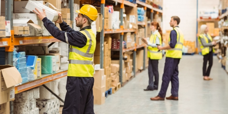 Operarios escasos: ¿cuál es su impacto en la industria logística?