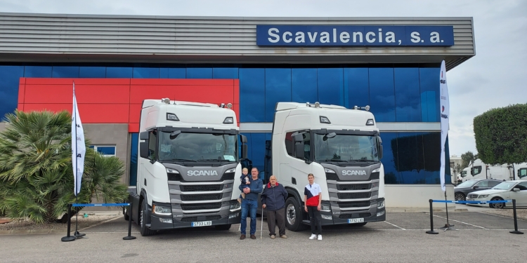 Peris Logística confía en la marca Scania e incorpora dos R450 a su flota