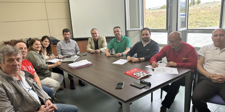 Asetra firma el convenio colectivo del interurbano de Segovia