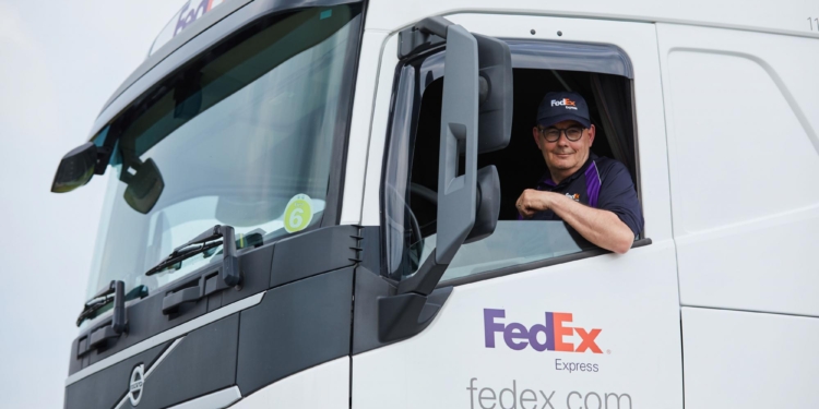 FedEx Express comienza a utilizar gasóleo renovable en larda distancia