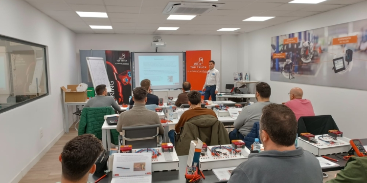 Top Truck prepara a sus talleres para los desafíos de la movilidad eléctrica