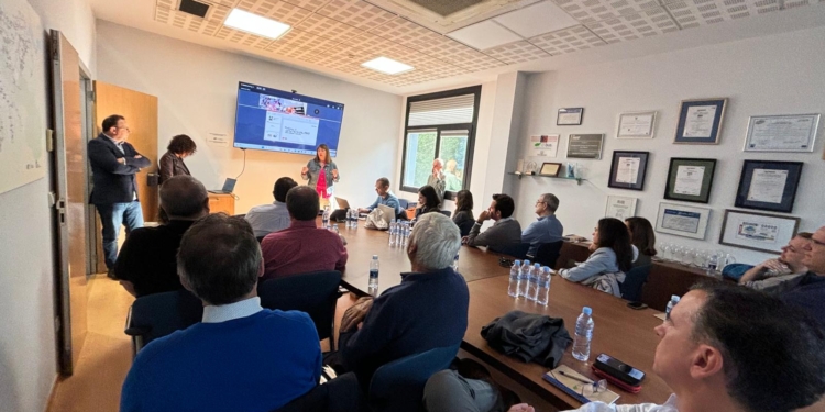 Dbus reúne en San Sebastián a 17 operadores de transporte