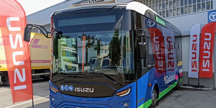 Anadolu Isuzu entrega dos Novociti Volt a la compañía CuadraBus