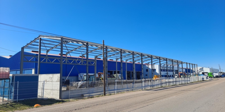 Granalu inicia la construcción nueva línea de producción de pintura