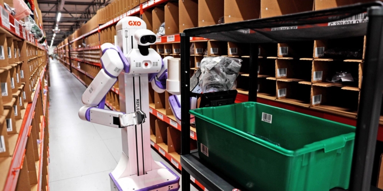 GXO se alía con Reflex Robotics para automatizar sus almacenes