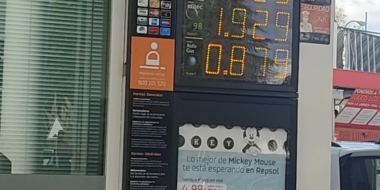 El precio del combustible asfixia al Sector