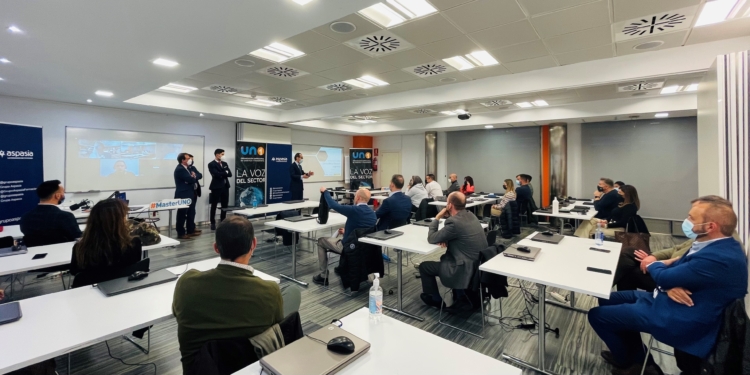 UNO y Grupo Apasia se unen para impulsar la formación en logística