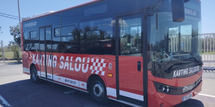 Mobility Bus-Isuzu cierra cinco nuevas entregas de sus autobuses