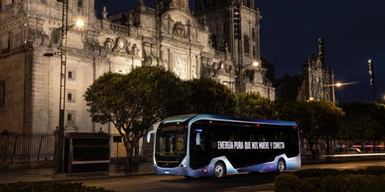 Volvo Buses lanza un autobús eléctrico con circularidad para las baterías