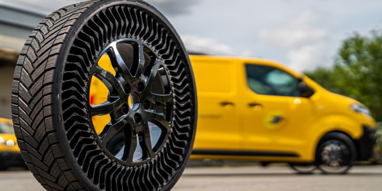 La Poste equipará la tecnología Uptis de Michelin