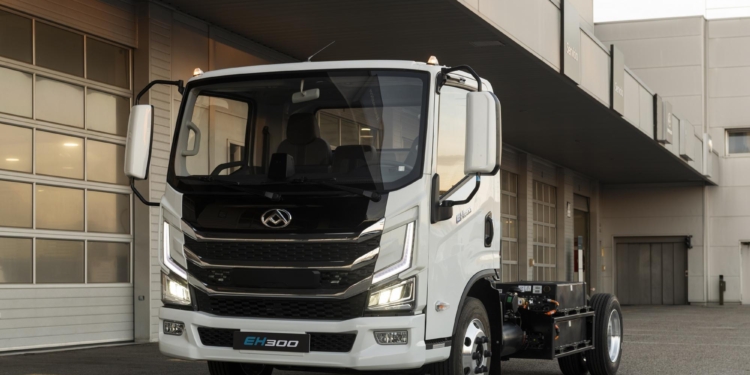 Maxus amplía su gama en España con su camión eléctrico ligero EH300