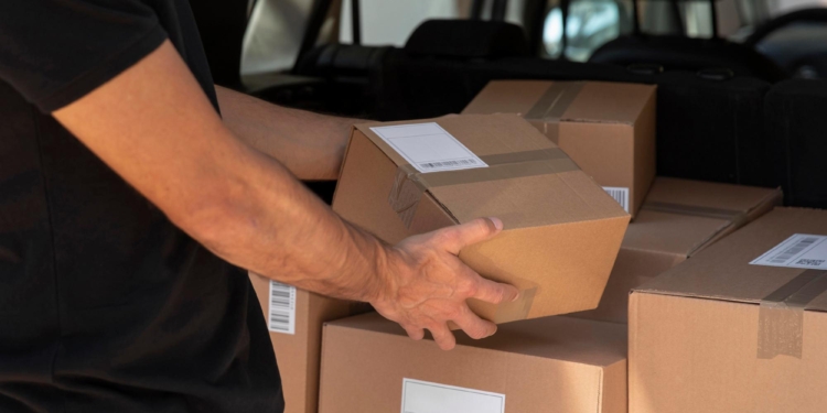 Servicio humano, automatización con IA y precios asequibles; así se describe B2Bpack