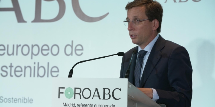 Almeida destaca el liderazgo de Madrid en movilidad urbana sostenible