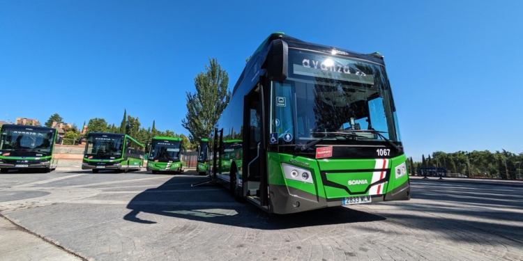Scania hace entrega de 42 buses híbridos al Grupo Avanza en Madrid