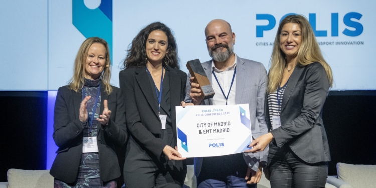 EMT Madrid recibe el ‘Premio Polis 2022’ por su compromiso sostenible