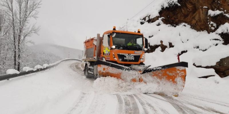 Mitma: 1.305 quitanieves y 221.508 toneladas de fundentes