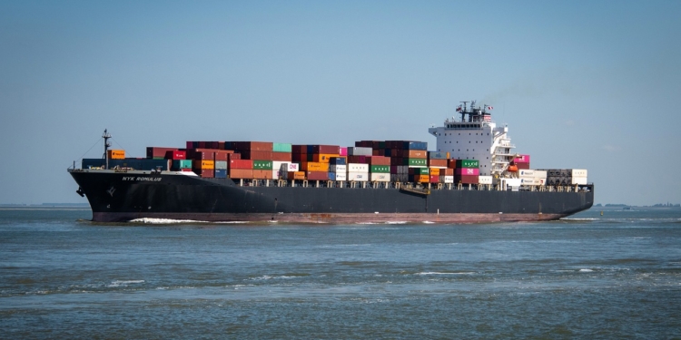 La crisis del Canal de Suez pone sobre amenaza al sector logístico