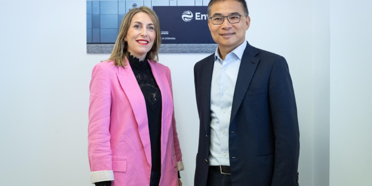 María Guardiola destaca a Envision el potencial de Extremadura