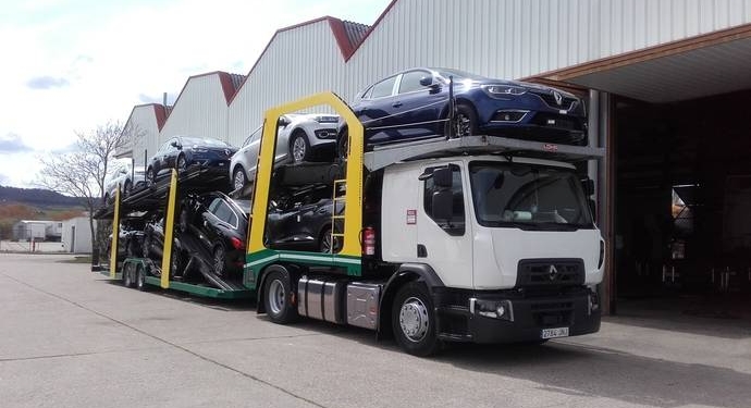 Arranca el paro de los portavehículos sin unanimidad en su seguimiento