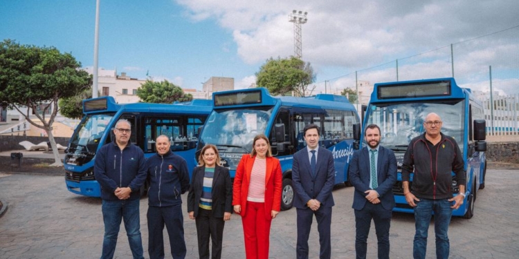 Arrecife se lanza al transporte público sostenible y confía en Karsan
