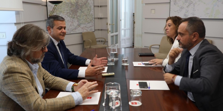 Madrid habilitará una nueva lanzadera para unir Móstoles con Príncipe Pío