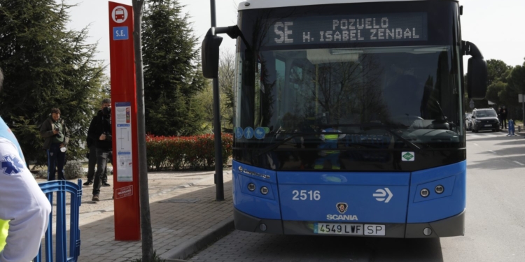 EMT Madrid crea una nueva línea para trasladar a refugiados al Zendal