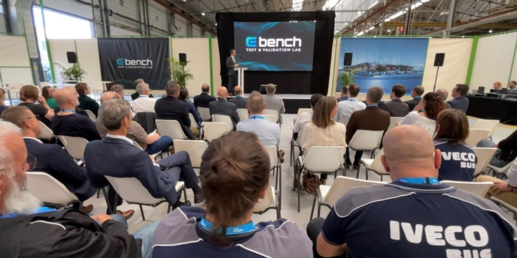 Iveco Bus inaugura E-Bench, su nuevo centro de pruebas en Europa